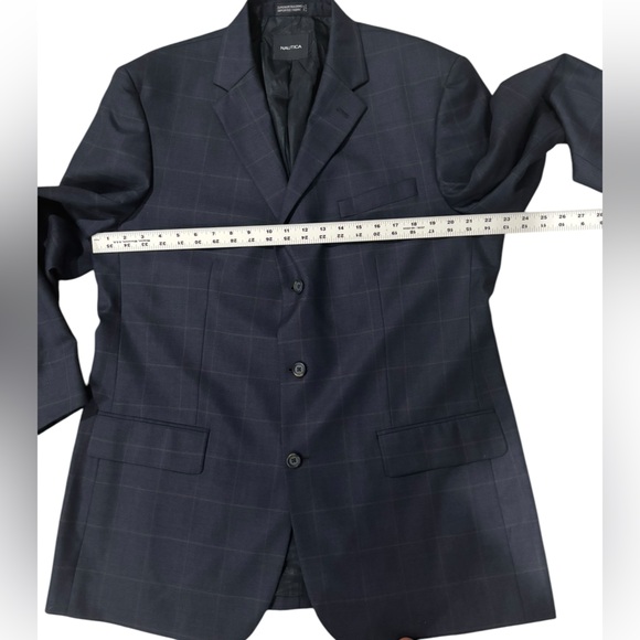 Nautica Men's Navy Blazer/Sports Coat-size 44L - Picture 5 of 8